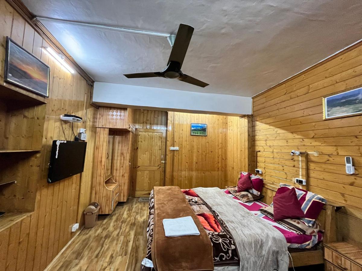 Sun N Shade Guest House Srīnagar Buitenkant foto